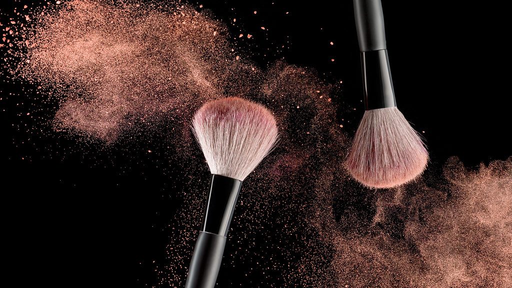 Compact powder brush